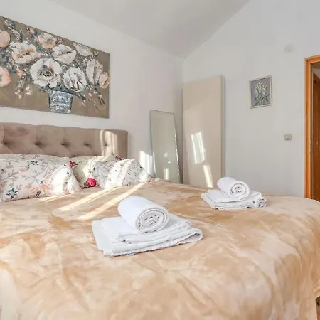 Kemp Apartman 